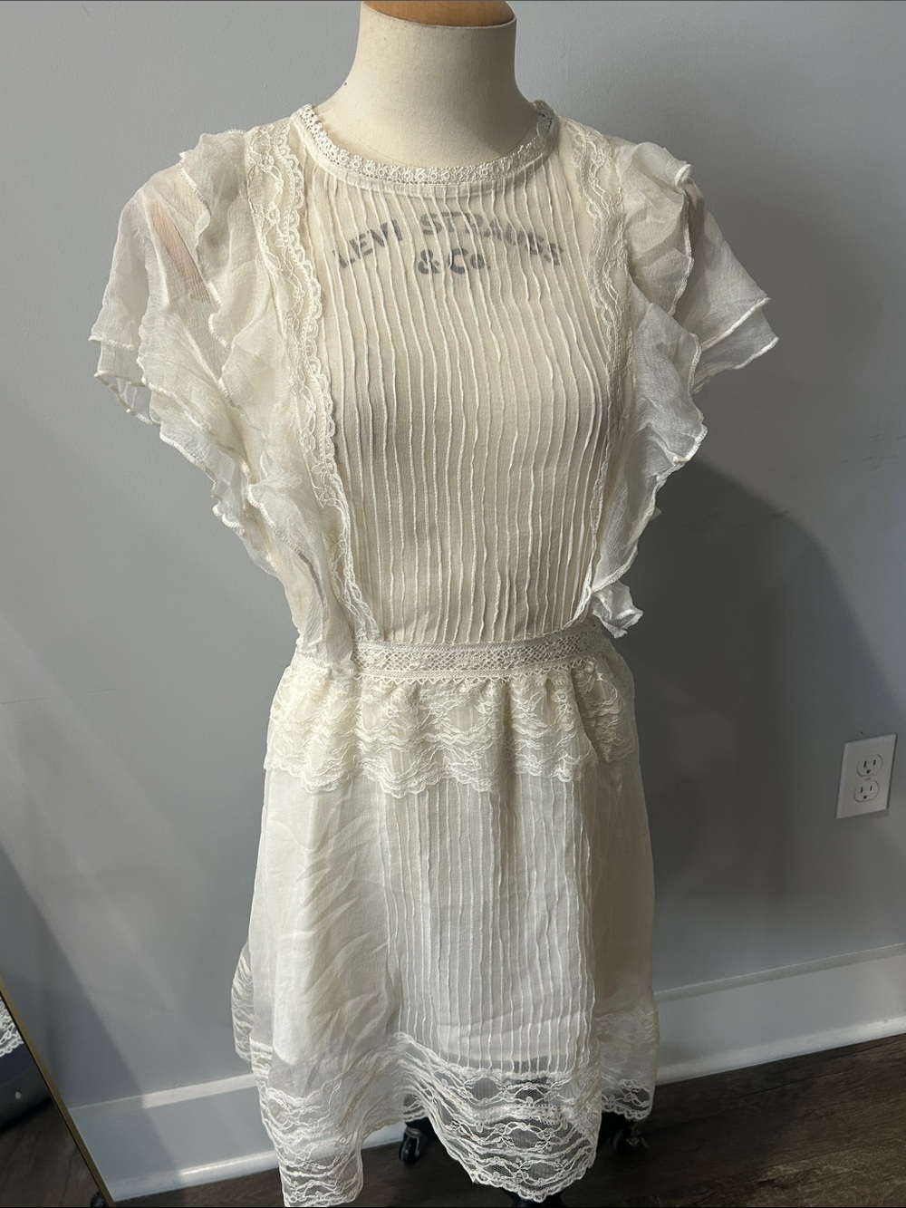 Vintage‎ Ivory Sheer Lace Pleated Ruffled Dress
